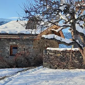 maisonnette-grand-confort-dans-charmant-village-de-montagne.hotels-rhonealpes.com/